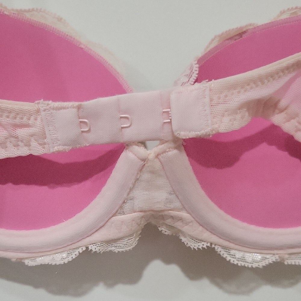 PINK Victoria's Secret Lace Push Up Underwire Bra - Light Pink - Picture 5 of 11